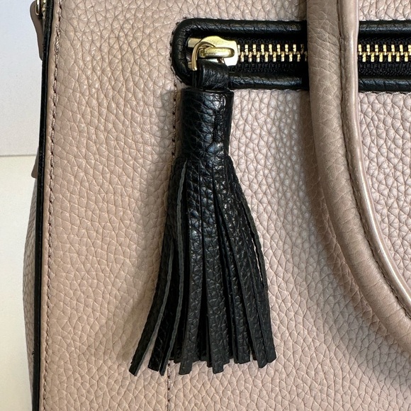 Kate Spade leather satchel bag with removable strap in taupe w/ black trim. - Picture 2 of 16